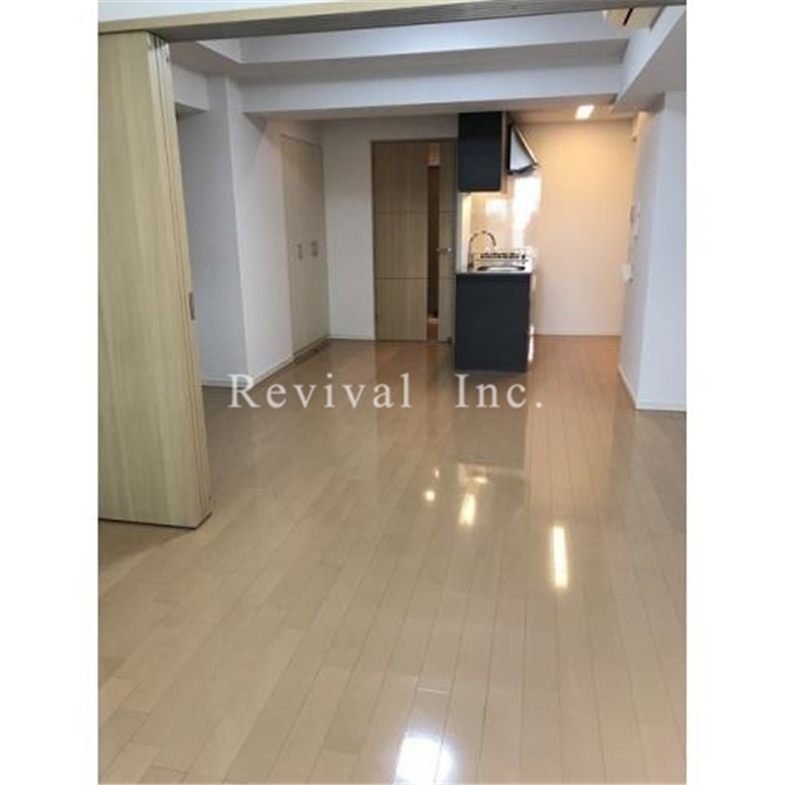 居室・リビング　開放感あるリビングでございます