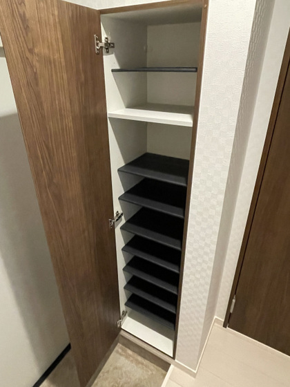 玄関　※別号室の写真です