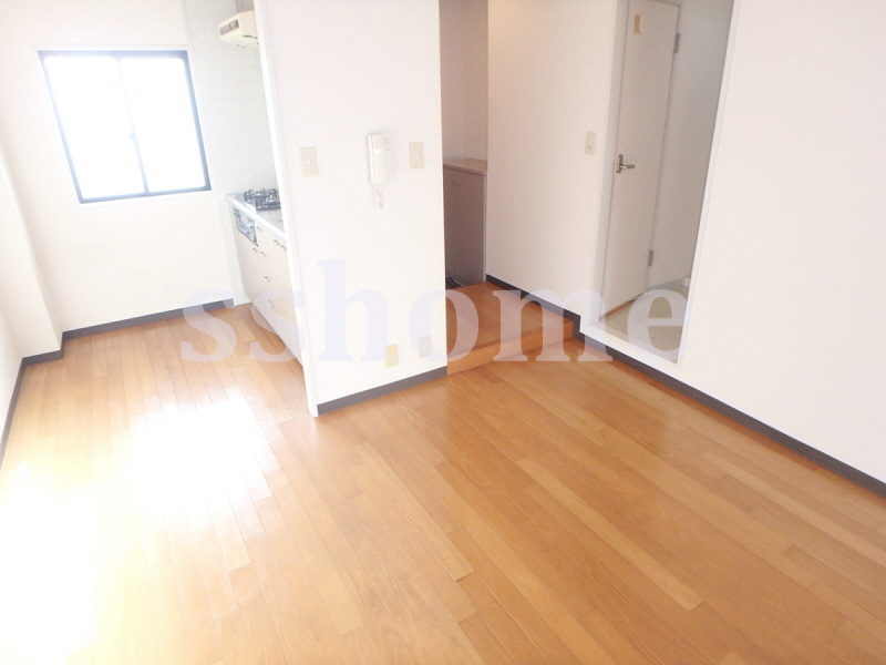 居室・リビング　きれいなお部屋です☆