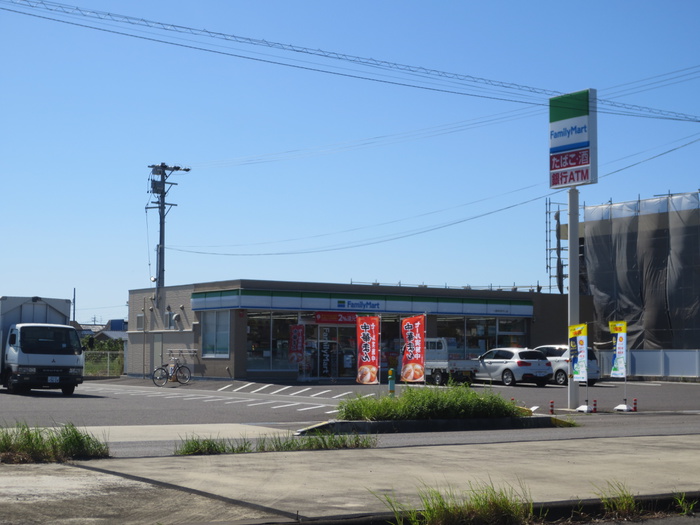 コンビニ　ファミリーマート一宮ゆぎおろし店（コンビニ）まで1010m