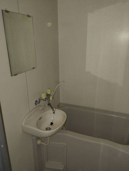 洗面設備　※別部屋の写真です