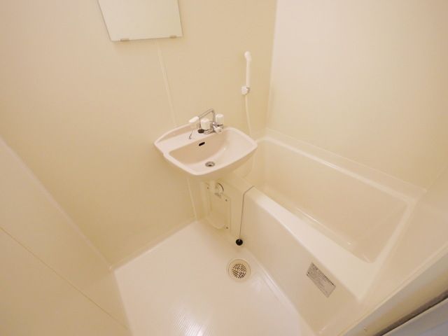 バス・シャワールーム　★浴室乾燥機付きのバスルーム★