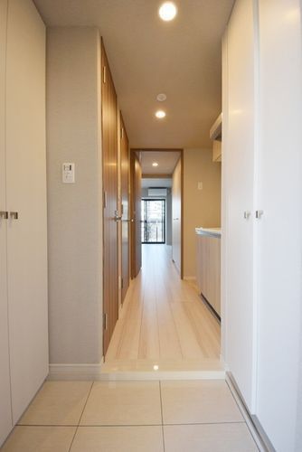 玄関　（別タイプ参考写真）HY s　reve　荒川区西日暮里1