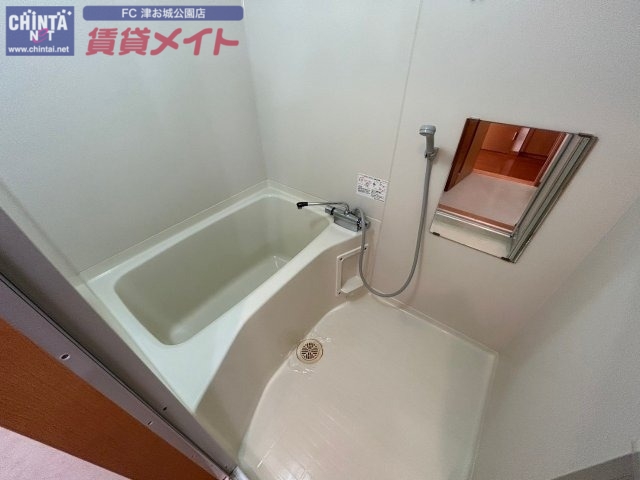 バス・シャワールーム　同型のお写真です