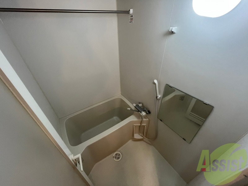 バス・シャワールーム　お風呂になります。一日の疲れを癒してくださいね。