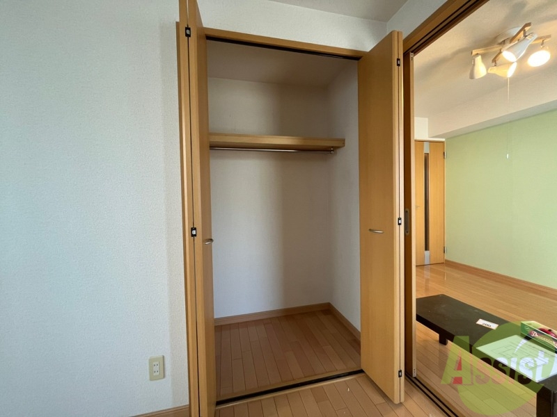 収納　寝室の収納です。部屋がすっきり片付きます。