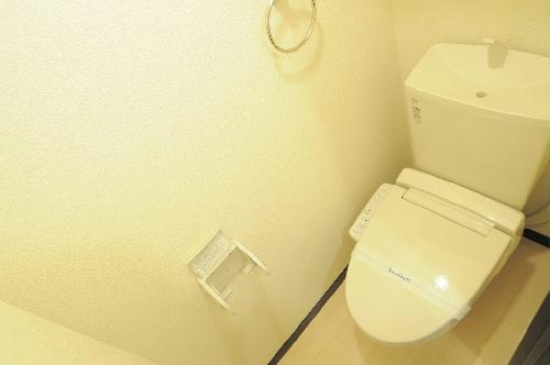 トイレ　温水洗浄付き！