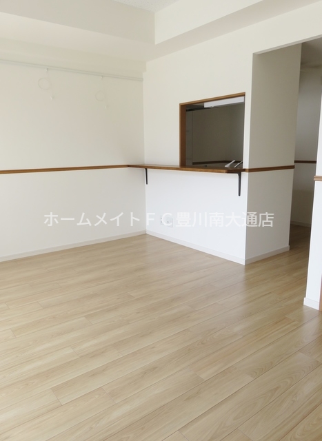 居室・リビング　同型別部屋写真