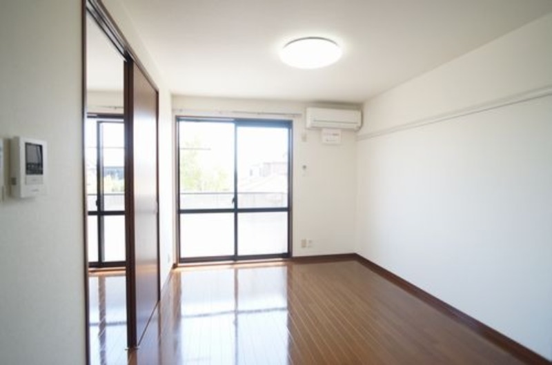 居室・リビング　図面と現状に相違がある場合には現状を優先