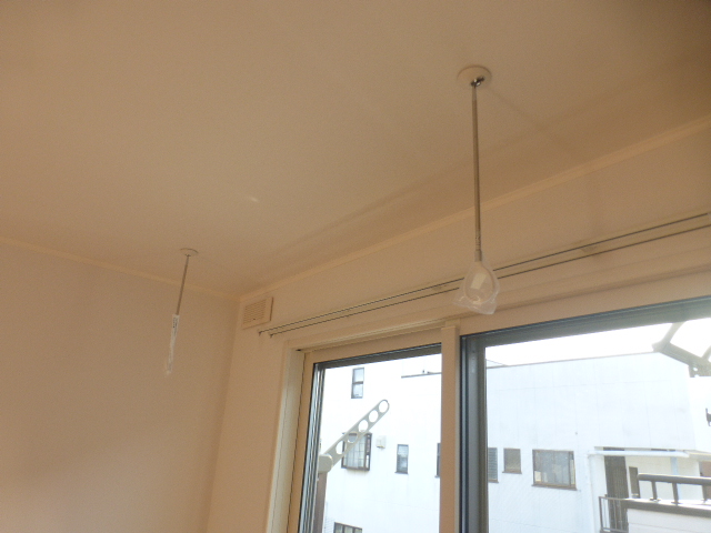 その他設備　雨天時、外出時に便利な室内物干し付