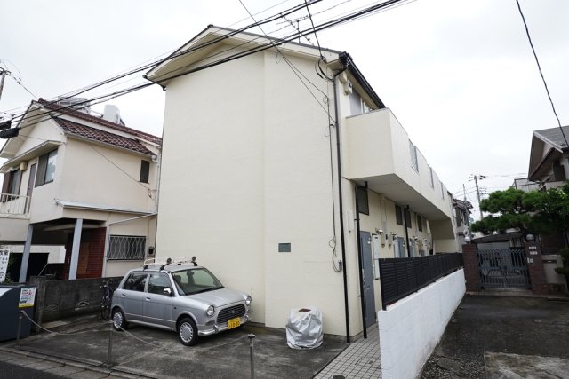 建物外観　落ち着いた雰囲気の外観です