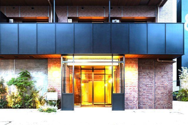 エントランス　落ち着いたエントランスです