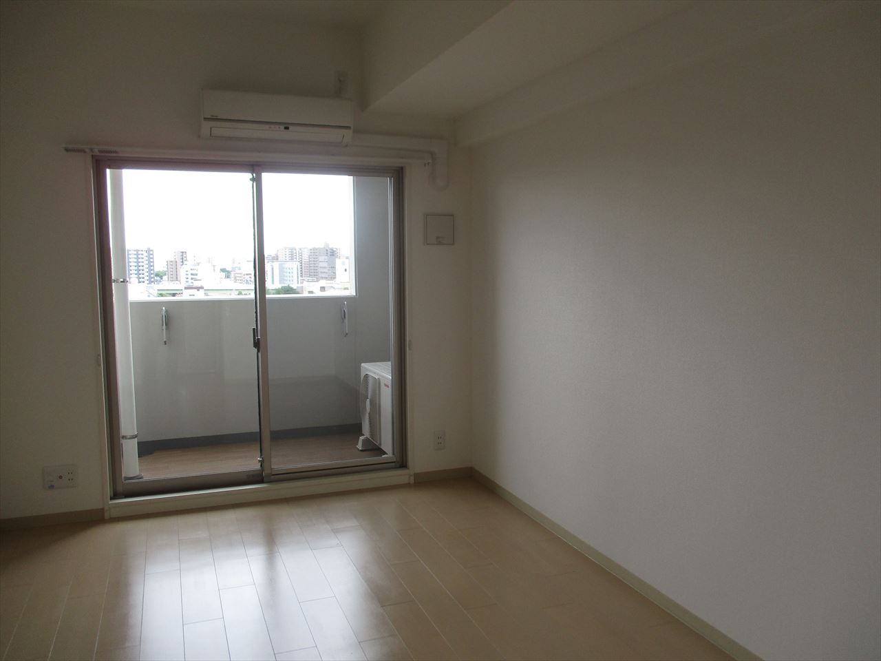 居室・リビング　S-FORT大須観音