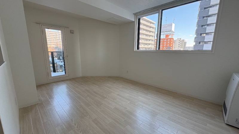 居室・リビング　明るいリビング