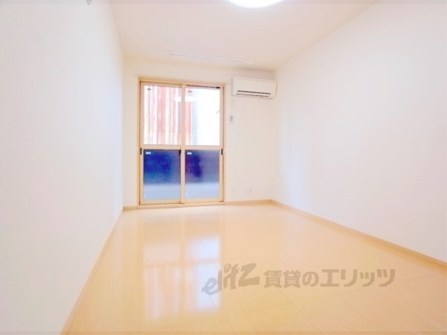 居室・リビング　きれいなお部屋です。