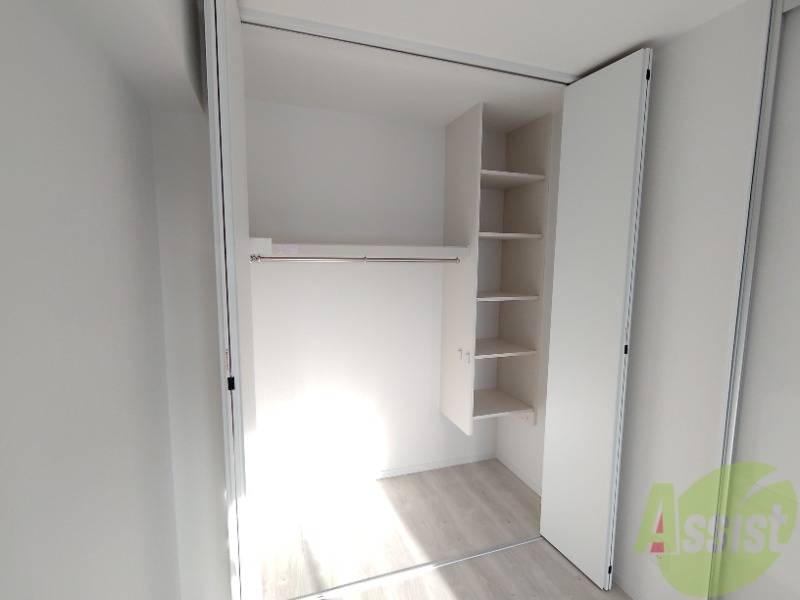 収納　収納は容量があり、棚も使いやすくなっています。