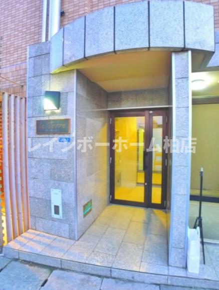 エントランス　オートロックがあります