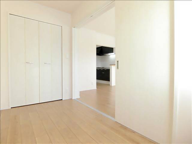 その他　３．６帖のサービスルームは寝室として使えます。