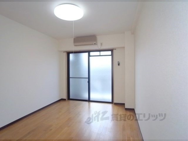 居室・リビング　洋室