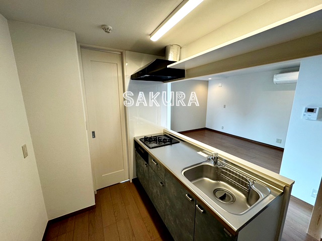 キッチン　周りを見渡しながら調理のできるカウンターキッチンです♪