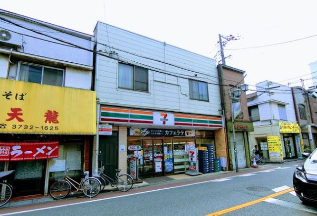 コンビニ　セブンイレブン大田区六郷土手駅前店（コンビニ）まで214m