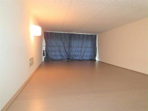 収納　ロフトにはカーテンや電気、コンセントもあります