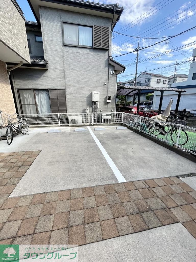 駐車場　エントランス