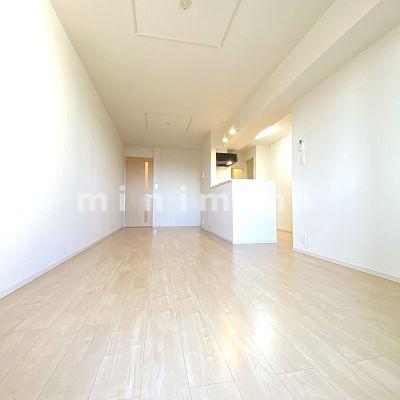 居室・リビング　※写真は同シリーズ類似物件を含む為現況優先とさせて頂きます