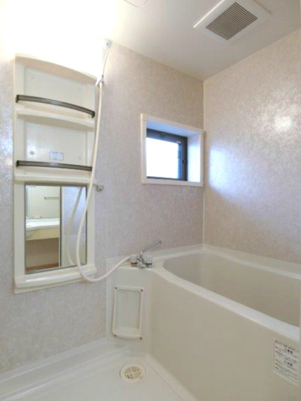 バス・シャワールーム　図面と現状に相違がある場合には現状を優先．．．