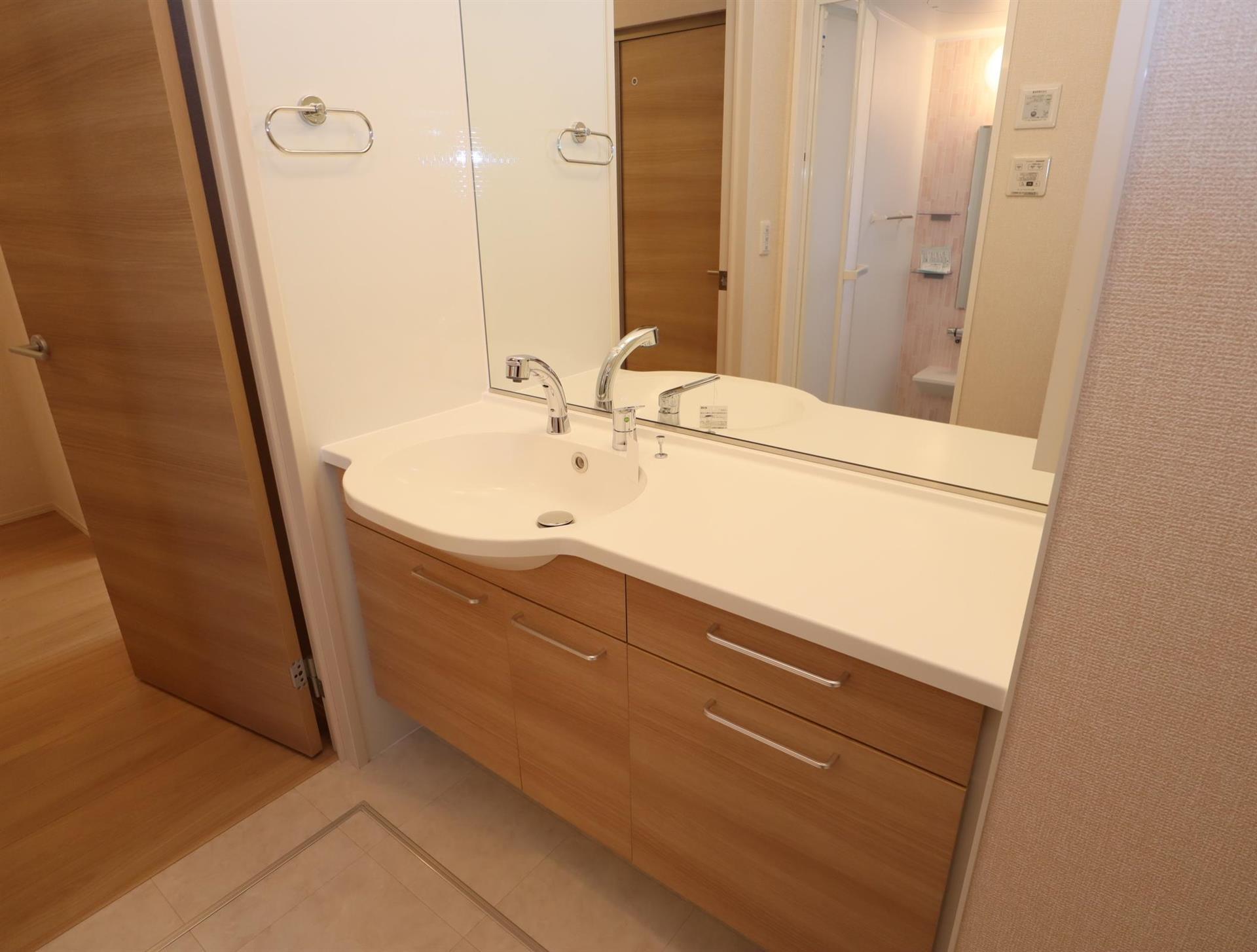 洗面設備　洗面化粧台