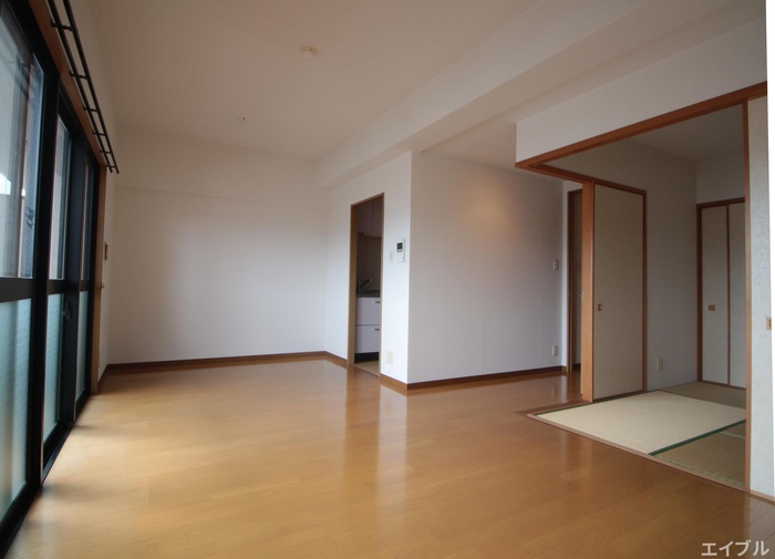 居室・リビング　別号室のお写真になります。