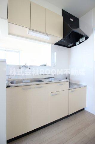 キッチン　コンパクトなキッチンで掃除もラクラク