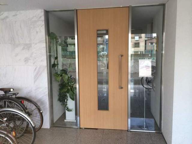 エントランス　エントランス