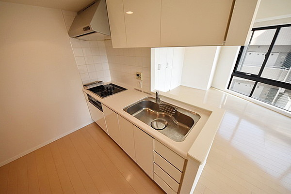キッチン　※別部屋参考写真