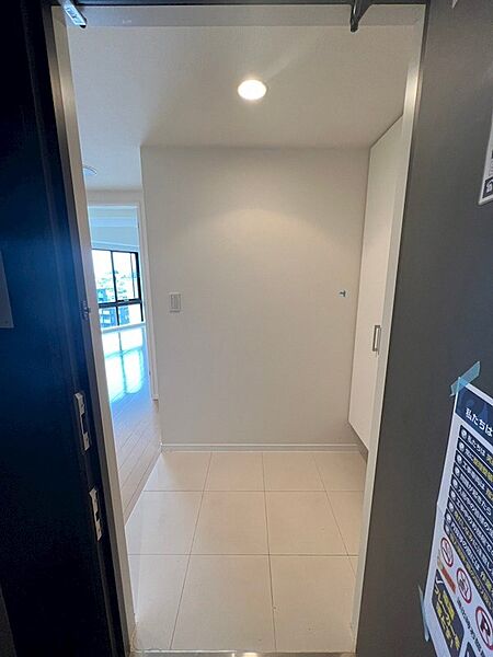 玄関　※別部屋参考写真