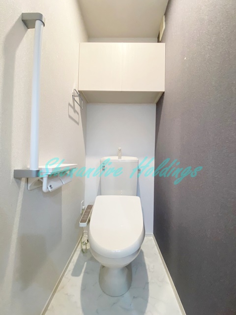 トイレ　ウォシュレット付き