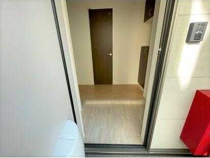 玄関　※別号室参考写真