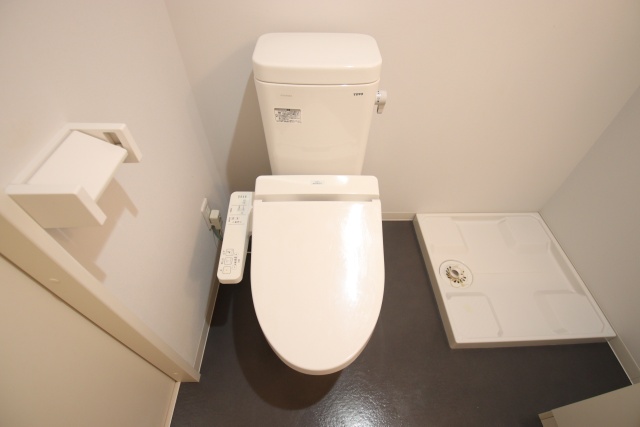 トイレ　※別室の参考写真の為、現況優先です。