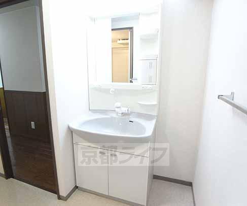 洗面設備　独立洗面台も付いてます！