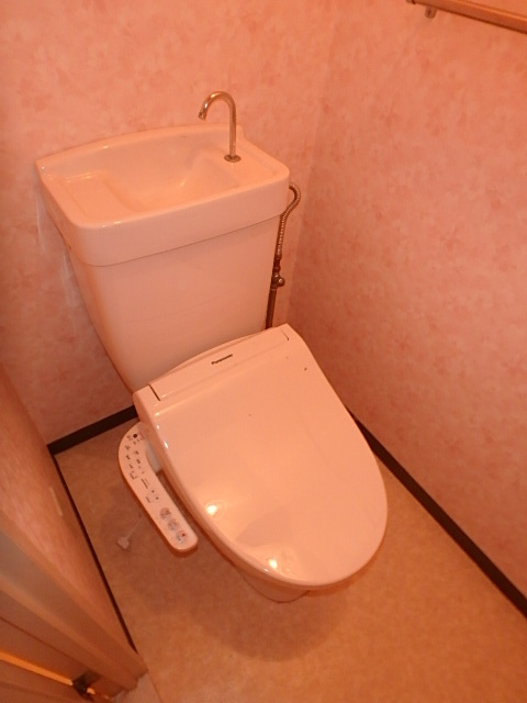 トイレ　シャワートイレ完備