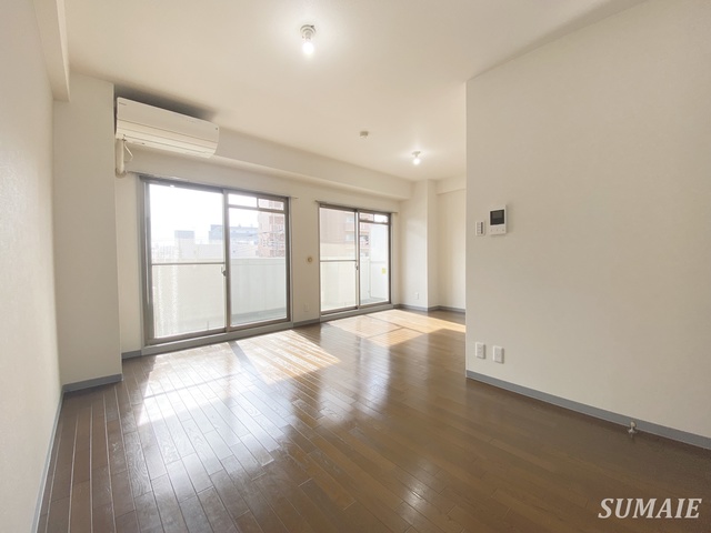 居室・リビング　南向きのリビング！