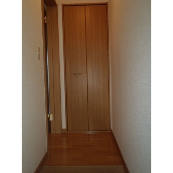 玄関　間取り反転写真