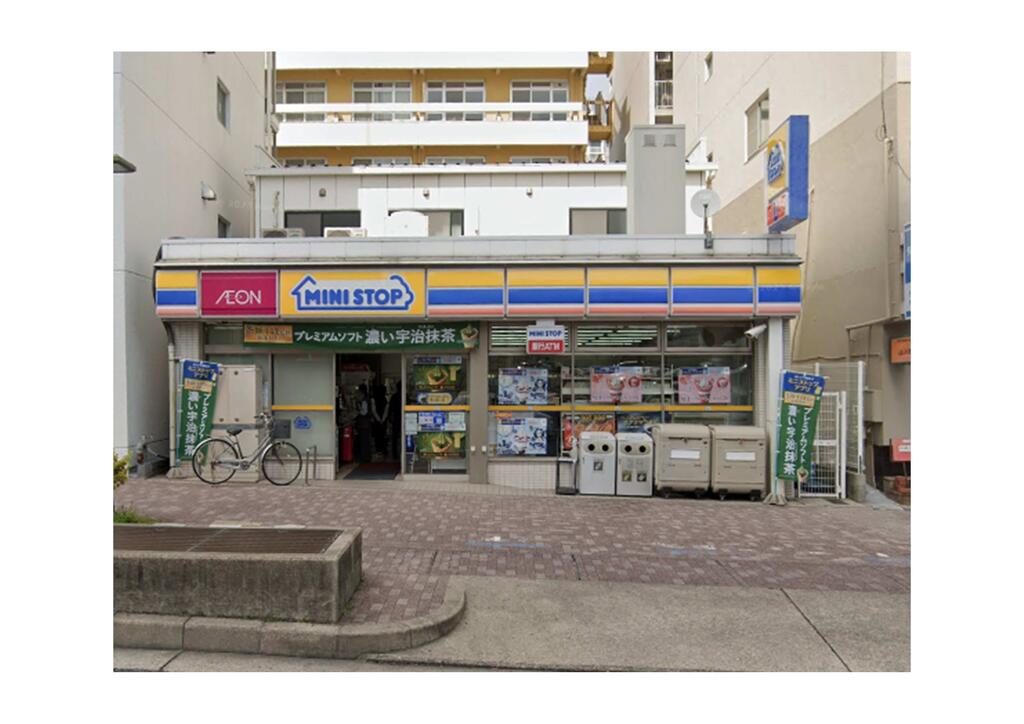 コンビニ　ミニストップ覚王山駅前店（コンビニ）まで613m