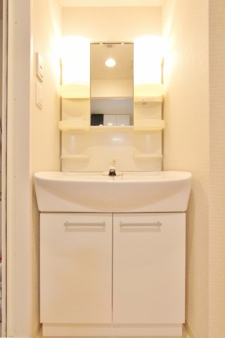 洗面設備　参考写真（同物件別部屋）