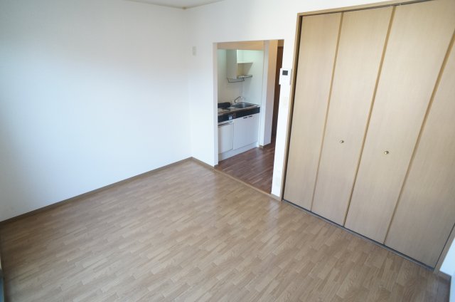 居室・リビング　参考、同建物・反転間取りの号室