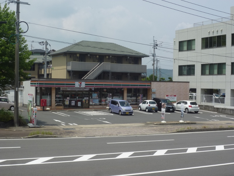 コンビニ　セブンイレブン 諫早久山台店（コンビニ）まで757m