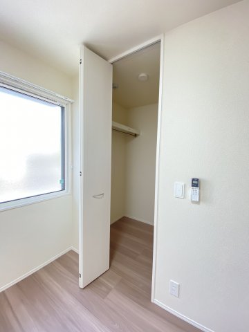 収納　ウオークインクローゼット