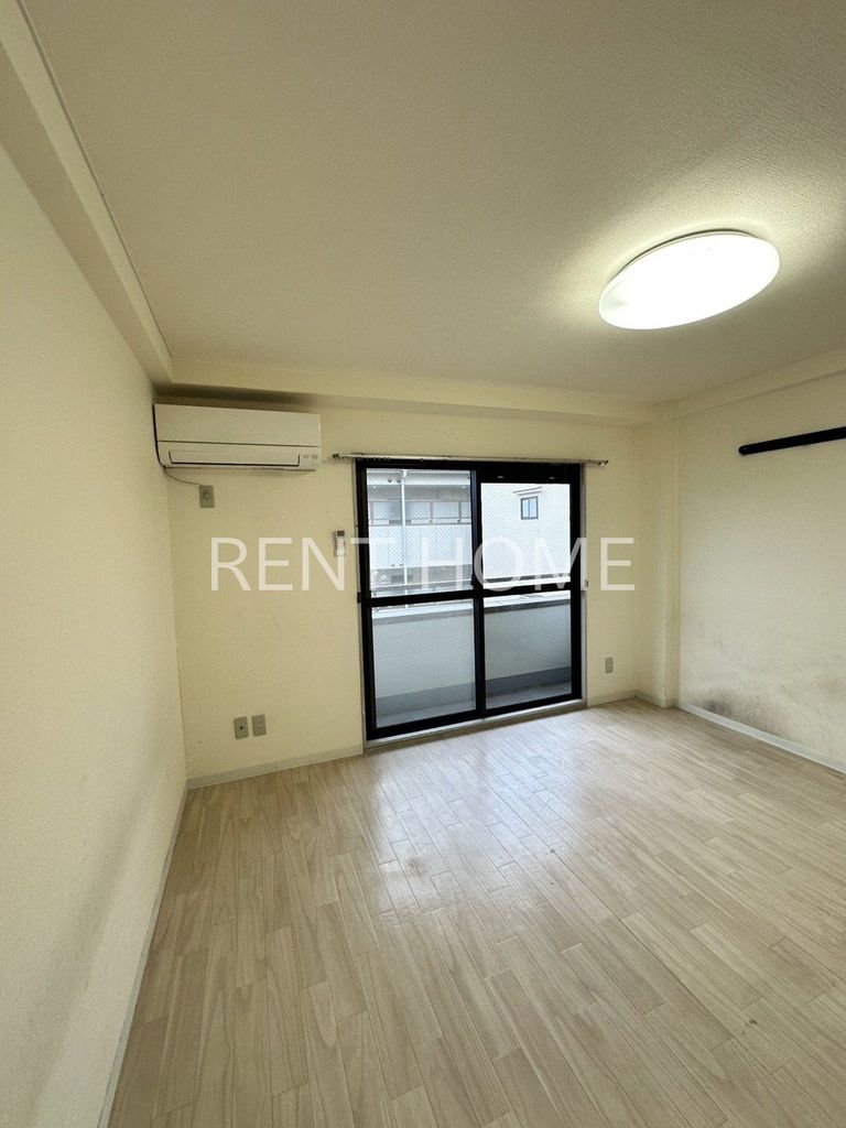 居室・リビング　別タイプのお部屋の写真です