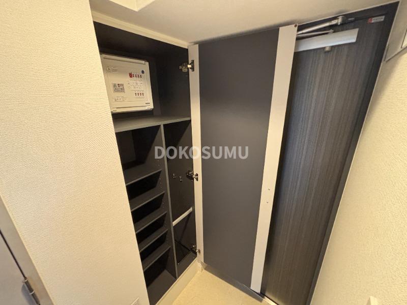 玄関　住まいの顔として相応しい、気品とゆとりのあるエントランス。