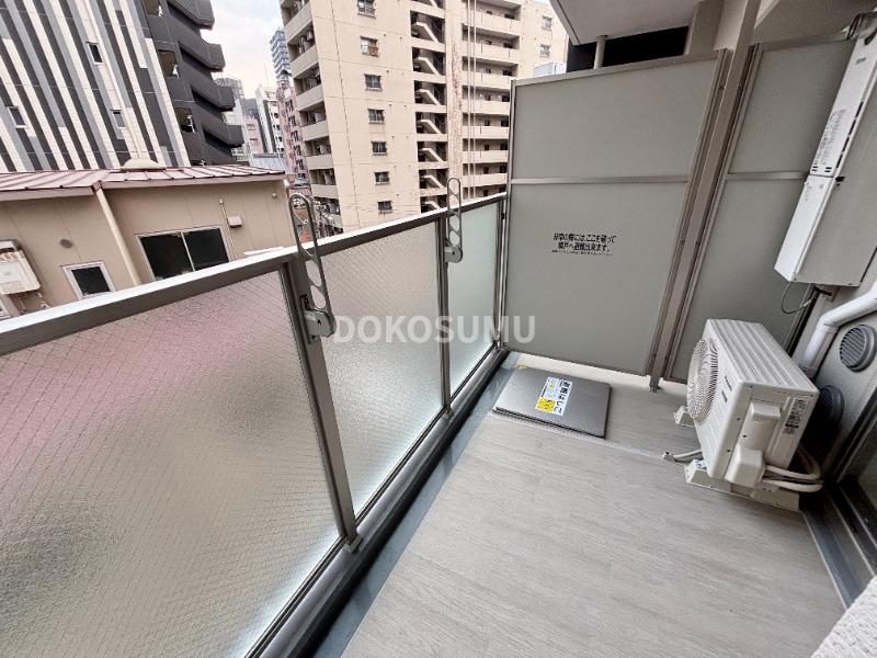 バルコニー　心地よい風と光を感じる、暮らしの楽しみが広がる場所。